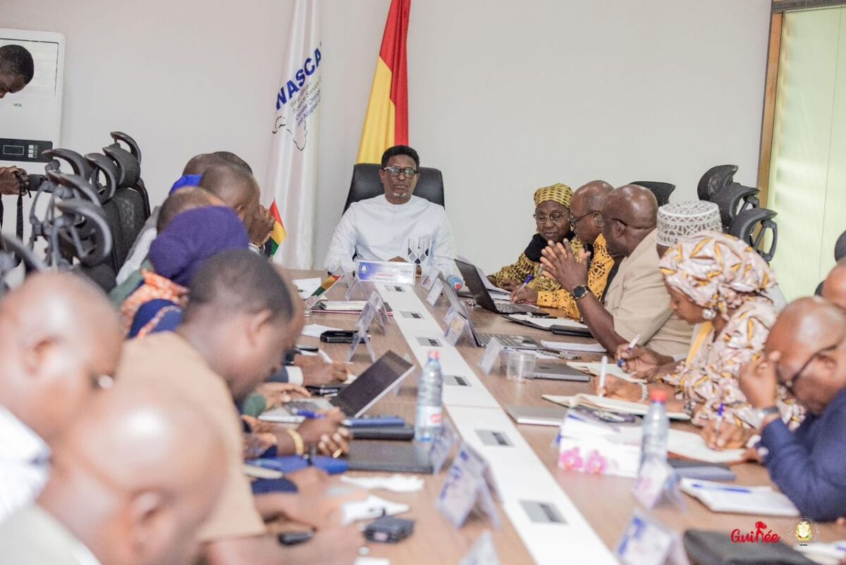 𝐋𝐄 𝐌𝐈𝐍𝐈𝐒𝐓𝐑𝐄 𝐀𝐋𝐏𝐇𝐀 𝐁𝐀𝐂𝐀𝐑 𝐁𝐀𝐑𝐑𝐘 𝐀𝐔 𝐂𝐀𝐁𝐈𝐍𝐄𝐓 : 𝐋𝐀 𝐑𝐄𝐂𝐇𝐄𝐑𝐂𝐇𝐄 𝐄𝐓 𝐋’𝐈𝐍𝐍𝐎𝐕𝐀𝐓𝐈𝐎𝐍 𝐃𝐎𝐈𝐕𝐄𝐍𝐓 𝐑𝐄𝐃𝐄𝐕𝐄𝐍𝐈𝐑 𝐋𝐄 𝐂Œ𝐔𝐑 𝐁𝐀𝐓𝐓𝐀𝐍𝐓 𝐃𝐄 𝐍𝐎𝐓𝐑𝐄 𝐌𝐈𝐍𝐈𝐒𝐓𝐄̀𝐑𝐄