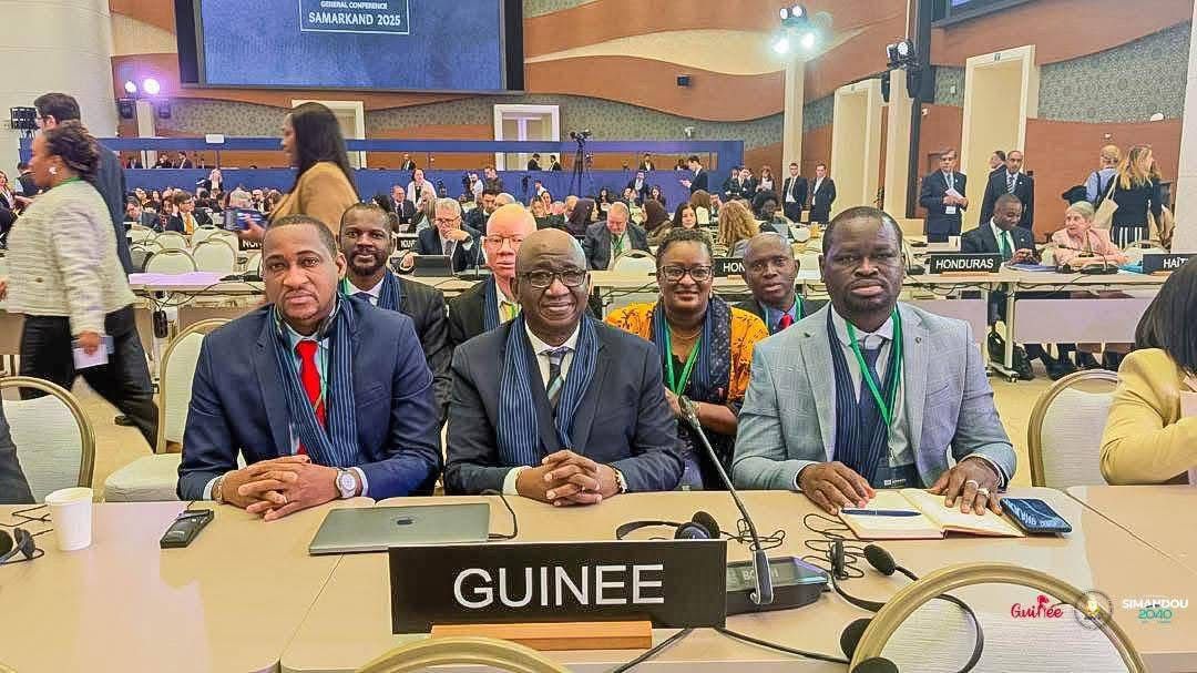 𝐒𝐀𝐌𝐀𝐑𝐂𝐀𝐍𝐃𝐄 𝐀𝐂𝐂𝐔𝐄𝐈𝐋𝐋𝐄 𝐋𝐀 𝟒𝟑ᵉ 𝐂𝐎𝐍𝐅𝐄́𝐑𝐄𝐍𝐂𝐄 𝐆𝐄́𝐍𝐄́𝐑𝐀𝐋𝐄 𝐃𝐄 𝐋’𝐔𝐍𝐄𝐒𝐂𝐎 : 𝐋𝐀 𝐆𝐔𝐈𝐍𝐄́𝐄 𝐑𝐄𝐍𝐅𝐎𝐑𝐂𝐄 𝐒𝐀 𝐏𝐑𝐄́𝐒𝐄𝐍𝐂𝐄 𝐀𝐔 𝐂Œ𝐔𝐑 𝐃𝐄 𝐋𝐀 𝐆𝐎𝐔𝐕𝐄𝐑𝐍𝐀𝐍𝐂𝐄 𝐌𝐎𝐍𝐃𝐈𝐀𝐋𝐄 𝐃𝐄 𝐋’𝐄́𝐃𝐔𝐂𝐀𝐓𝐈𝐎𝐍 𝐄𝐓 𝐃𝐄 𝐋𝐀 𝐒𝐂𝐈𝐄𝐍𝐂𝐄