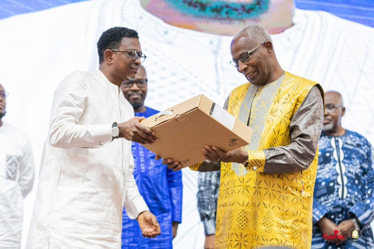 𝐄𝐍𝐒𝐄𝐈𝐆𝐍𝐄𝐌𝐄𝐍𝐓 𝐒𝐔𝐏𝐄́𝐑𝐈𝐄𝐔𝐑 𝐄𝐓 𝐑𝐄𝐂𝐇𝐄𝐑𝐂𝐇𝐄 : 𝐋𝐀 𝐑𝐄́𝐅𝐎𝐑𝐌𝐄 𝐍𝐔𝐌𝐄́𝐑𝐈𝐐𝐔𝐄 𝐄𝐍𝐓𝐑𝐄 𝐃𝐀𝐍𝐒 𝐔𝐍𝐄 𝐏𝐇𝐀𝐒𝐄 𝐃𝐄́𝐓𝐄𝐑𝐌𝐈𝐍𝐀𝐍𝐓𝐄