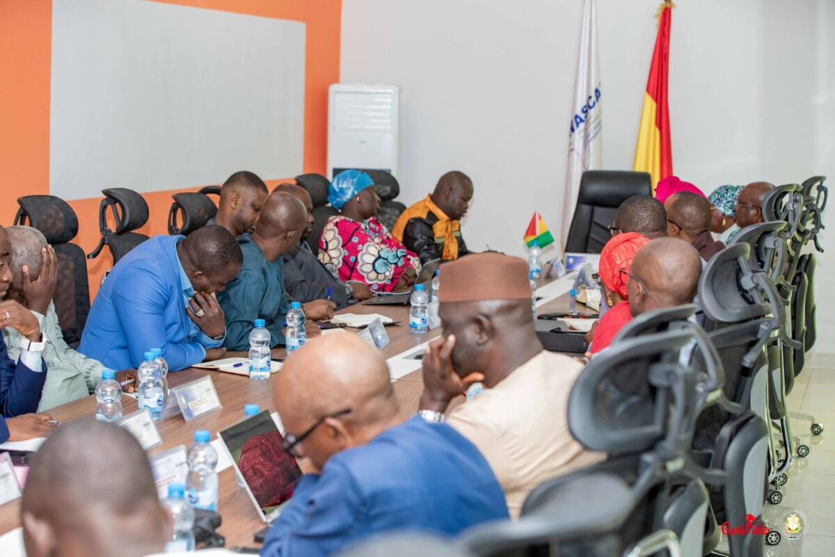 𝐄𝐍𝐒𝐄𝐈𝐆𝐍𝐄𝐌𝐄𝐍𝐓 𝐒𝐔𝐏𝐄́𝐑𝐈𝐄𝐔𝐑 : 𝐋𝐄 𝐒𝐄𝐂𝐑𝐄́𝐓𝐀𝐈𝐑𝐄 𝐆𝐄́𝐍𝐄́𝐑𝐀𝐋 𝐃𝐔 𝐌𝐈𝐍𝐈𝐒𝐓𝐄̀𝐑𝐄 𝐒𝐀𝐋𝐔𝐄 𝐋𝐀 𝐐𝐔𝐀𝐋𝐈𝐓𝐄́ 𝐃𝐄 𝐋’𝐀𝐕𝐀𝐍𝐓-𝐏𝐑𝐎𝐉𝐄𝐓 𝐃𝐄 𝐁𝐔𝐃𝐆𝐄𝐓 𝐄𝐓 𝐅𝐈𝐗𝐄 𝐋𝐄𝐒 𝐏𝐑𝐈𝐎𝐑𝐈𝐓𝐄́𝐒 𝐈𝐌𝐌𝐄́𝐃𝐈𝐀𝐓𝐄𝐒