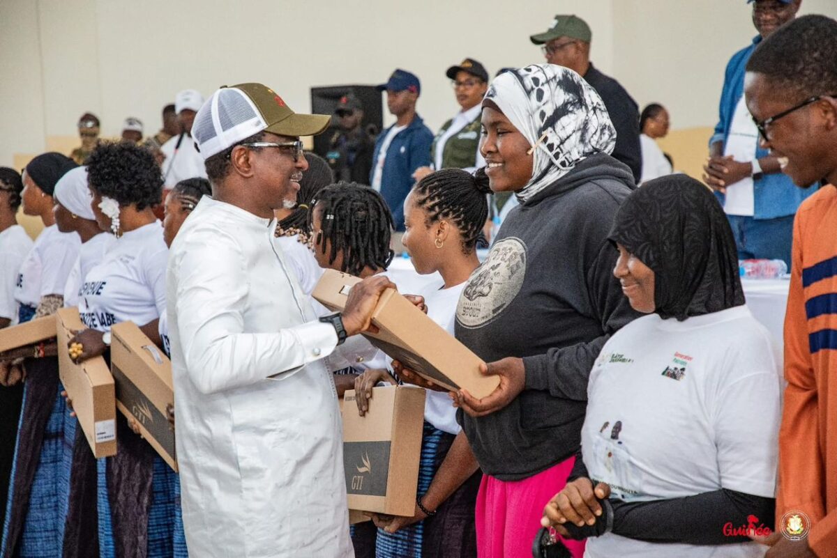 𝐋𝐀𝐁𝐄́ : 𝐋𝐄 𝐌𝐈𝐍𝐈𝐒𝐓𝐑𝐄 𝐀𝐋𝐏𝐇𝐀 𝐁𝐀𝐂𝐀𝐑 𝐁𝐀𝐑𝐑𝐘 𝐑𝐄𝐍𝐅𝐎𝐑𝐂𝐄 𝐋&rsquo;𝐈𝐍𝐂𝐋𝐔𝐒𝐈𝐎𝐍 𝐍𝐔𝐌𝐄́𝐑𝐈𝐐𝐔𝐄 𝐏𝐀𝐑 𝐃𝐄𝐒 𝐄́𝐐𝐔𝐈𝐏𝐄𝐌𝐄𝐍𝐓𝐒 𝐀𝐒𝐒𝐄𝐌𝐁𝐋𝐄́𝐒 𝐀̀ 𝐋&rsquo;𝐈𝐒𝐓 𝐃𝐄 𝐌𝐀𝐌𝐎𝐔