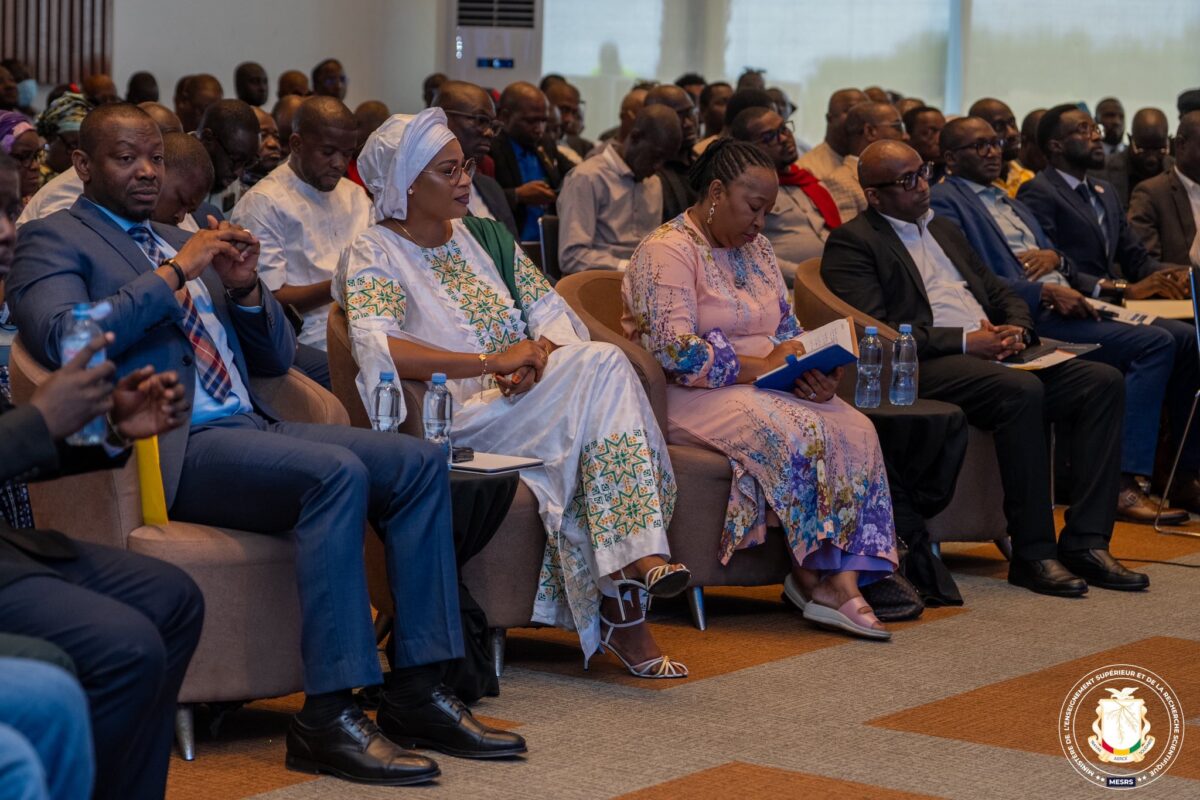 𝗦𝗜𝗠𝗔𝗡𝗗𝗢𝗨 𝟮𝟬𝟰𝟬- 𝗠𝗘𝗦𝗥𝗦 : 𝗤𝘂𝗮𝗹𝗶𝗳𝗶𝗲𝗿 𝗹’𝗲𝗻𝘀𝗲𝗶𝗴𝗻𝗲𝗺𝗲𝗻𝘁 𝘀𝘂𝗽𝗲́𝗿𝗶𝗲𝘂𝗿 𝗲𝗻 𝗮𝗹𝗶𝗴𝗻𝗮𝗻𝘁 𝗹𝗲𝘀 𝗳𝗼𝗿𝗺𝗮𝘁𝗶𝗼𝗻𝘀 𝗮𝘂𝘅 𝗯𝗲𝘀𝗼𝗶𝗻𝘀 𝗱𝘂  𝗺𝗮𝗿𝗰𝗵𝗲́ 𝗱𝗲 𝘁𝗿𝗮𝘃𝗮𝗶𝗹, 𝗹𝗮 𝗠𝗶𝗻𝗶𝘀𝘁𝗿𝗲 𝗗𝗿𝗲 𝗗𝗶𝗮𝗸𝗮 𝗦𝗜𝗗𝗜𝗕𝗘, 𝗹𝗮𝗻𝗰𝗲 𝗹𝗲𝘀 𝗰𝗵𝗮𝗻𝘁𝗶𝗲𝗿𝘀