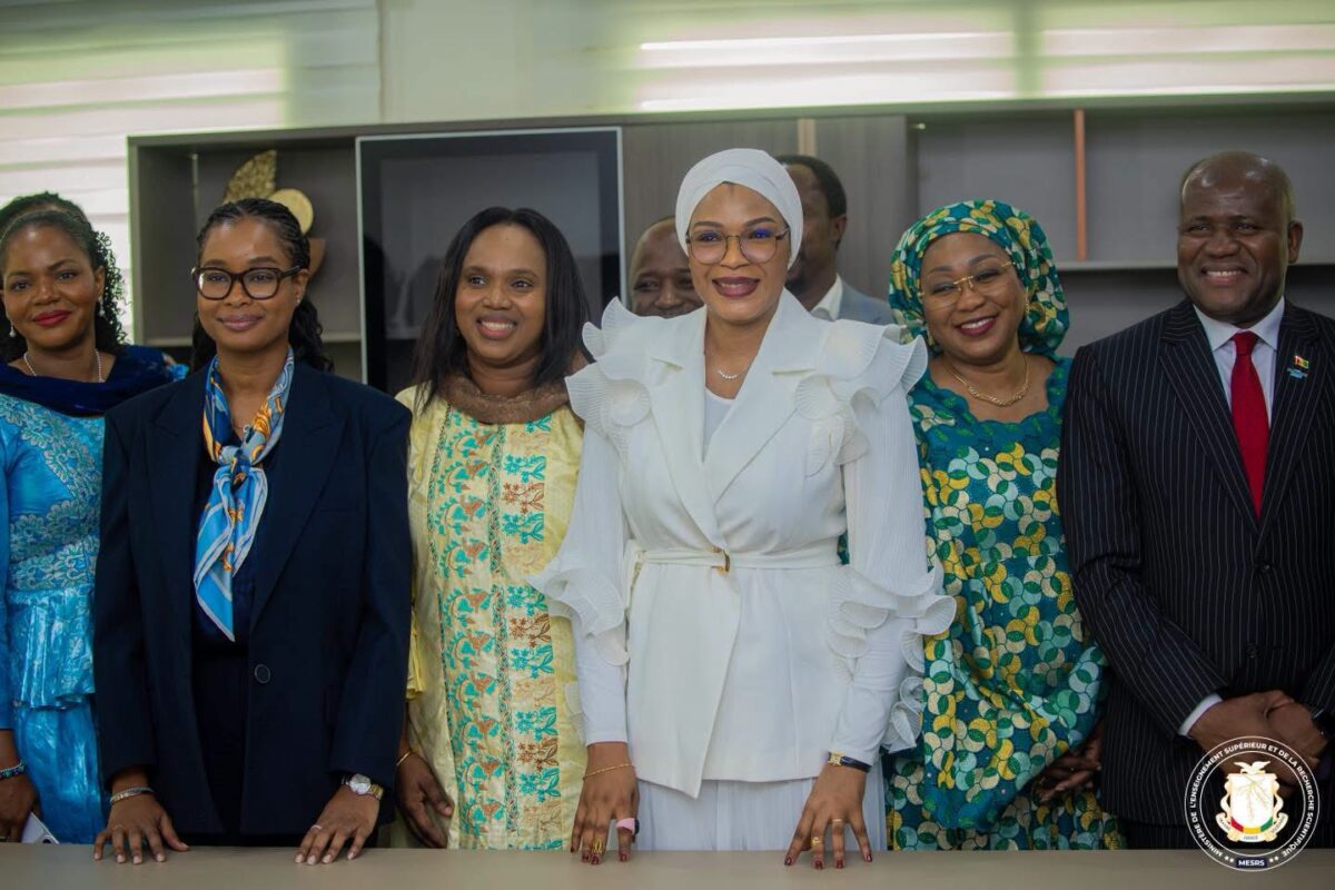 𝐌𝐄𝐒𝐑𝐒 🇬🇳 | 𝐏𝐚𝐬𝐬𝐚𝐭𝐢𝐨𝐧 𝐝𝐞 𝐬𝐞𝐫𝐯𝐢𝐜𝐞 : 𝐥𝐚 𝐜𝐨𝐧𝐭𝐢𝐧𝐮𝐢𝐭𝐞́ 𝐝𝐞 𝐥’𝐄́𝐭𝐚𝐭 𝐚𝐮 𝐬𝐞𝐫𝐯𝐢𝐜𝐞 𝐝𝐞 𝐥’𝐞𝐱𝐜𝐞𝐥𝐥𝐞𝐧𝐜𝐞
