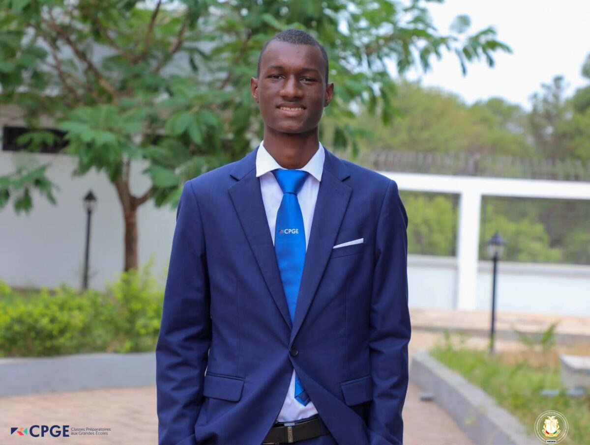 SIMANDOU ACADEMY – Une ambition qui se concrétise : Mamadou Aliou DIALLO rejoint CY TECH CERGY Paris université
