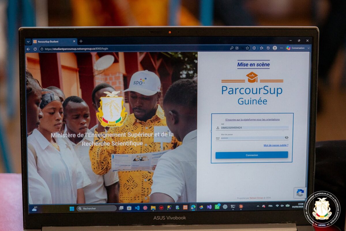 Orientation des bacheliers session 2026 : les agents du Centre d’appel de Conakry outillés pour un meilleur accompagnement.